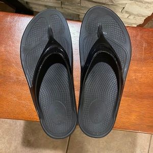OOFOS sandals size 8 womens